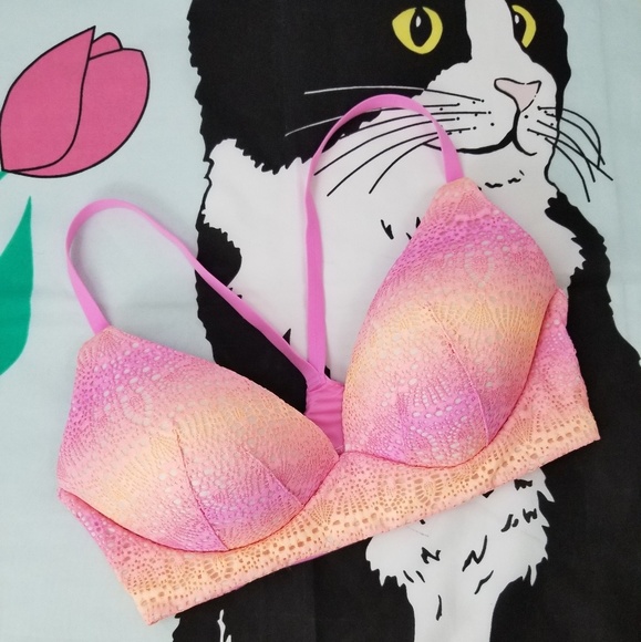 Victoria's Secret Other - 4 for $25- Victoria's Secret Body Ombre Lace Bra